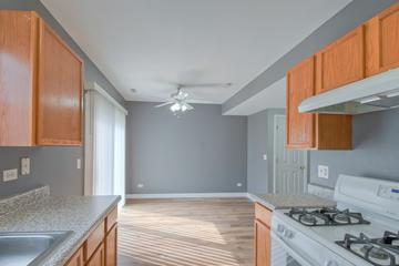 1431 W Split Oak Cir., Round Lake Beach, IL 60073