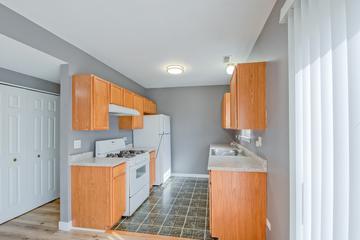1431 W Split Oak Cir., Round Lake Beach, IL 60073