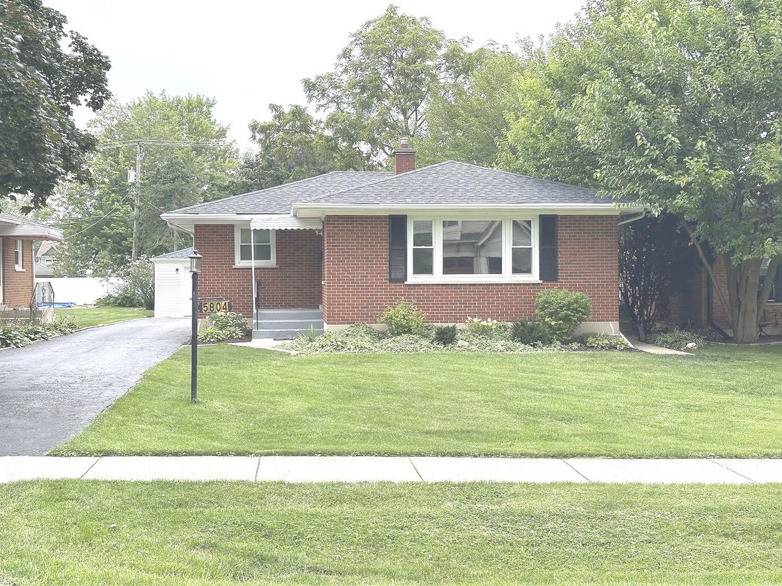 5804 Lyman Ave., Downers Grove, IL 60516