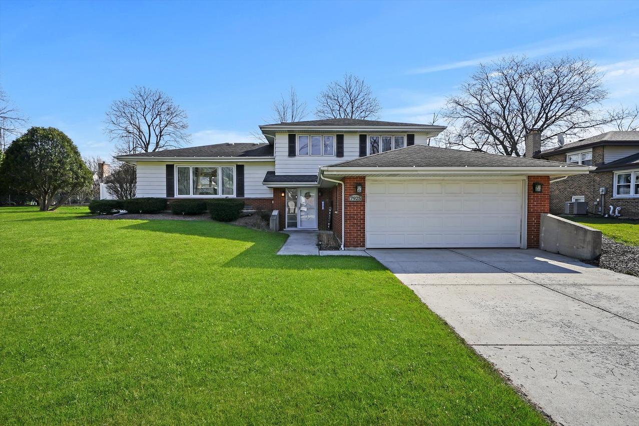 7925 Grant St., Darien, IL 60561