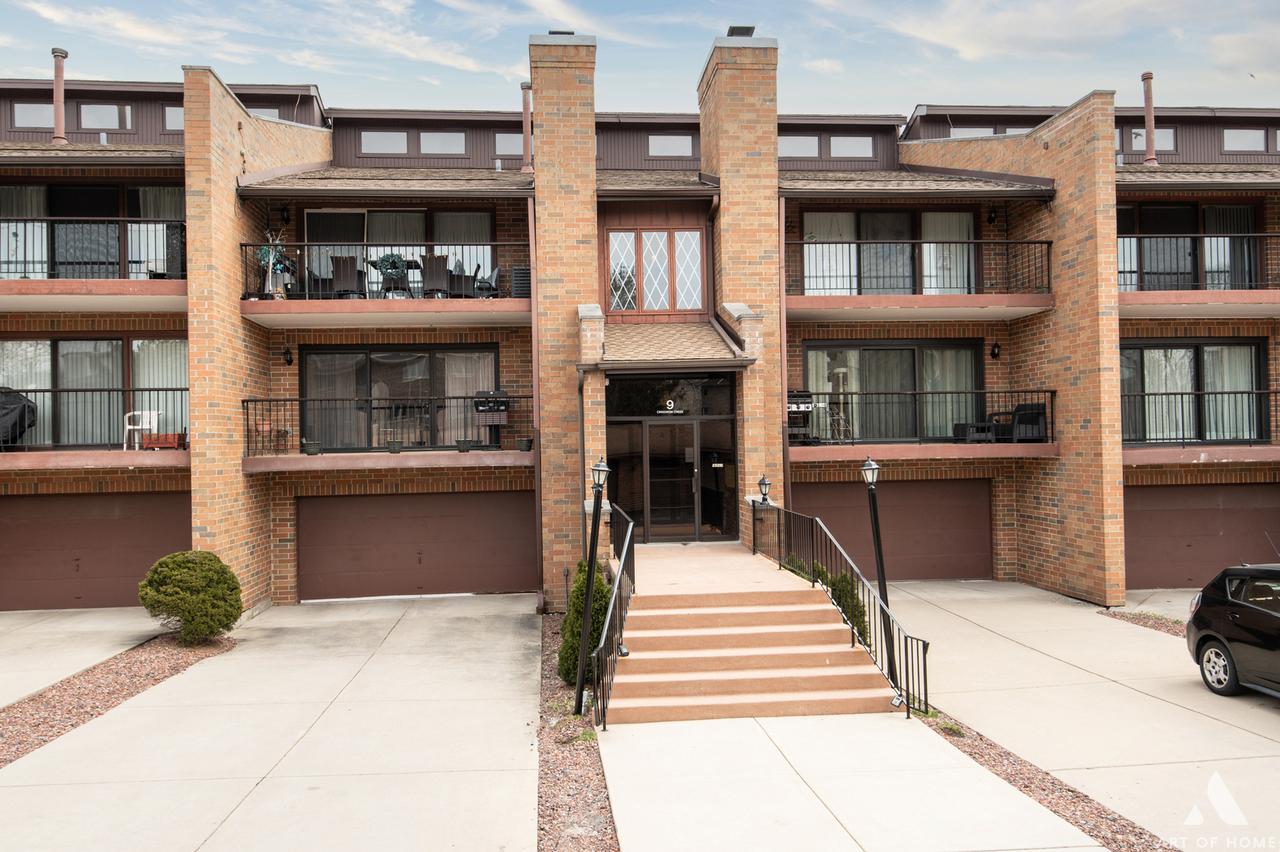 9 Cinnamon Creek Dr. #1S, Palos Hills, IL 60465