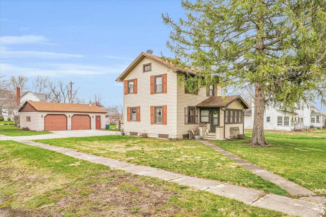 200 N Franklin St., Sibley, IL 61773