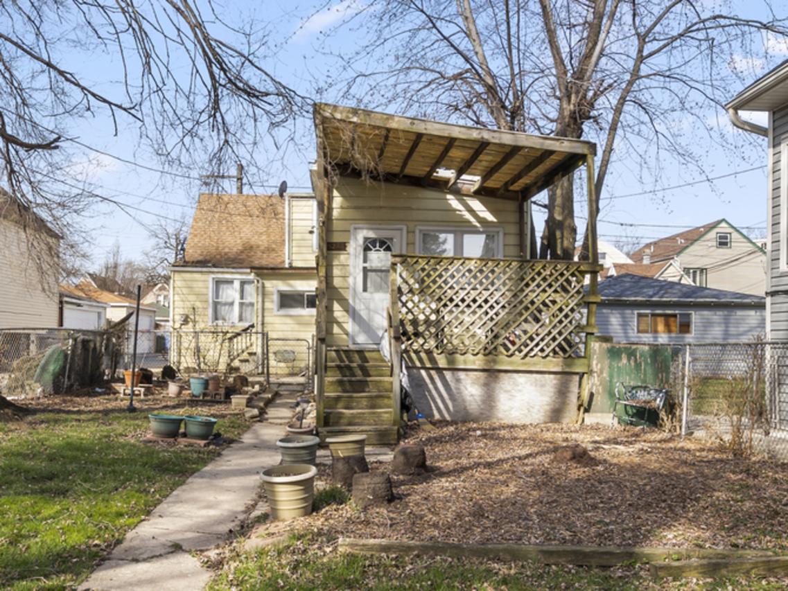 5244 S Richmond St., Chicago, IL 60632