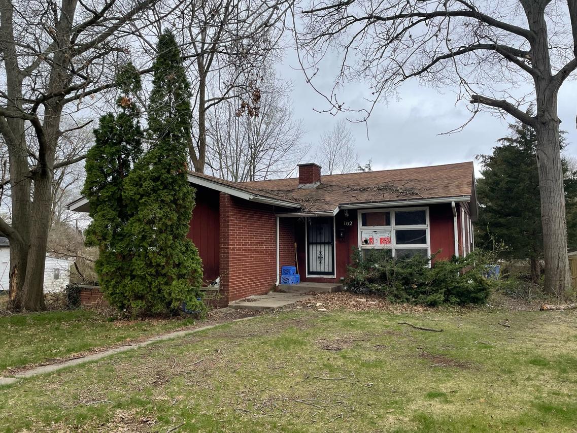 102 S State St., Danville, IL 61832