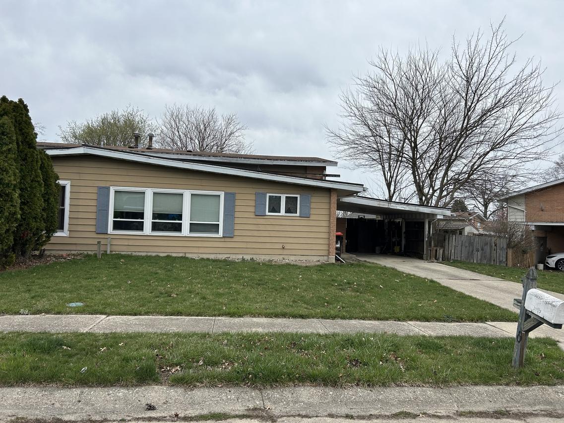 1609 Golfview Cir., Rantoul, IL 61866