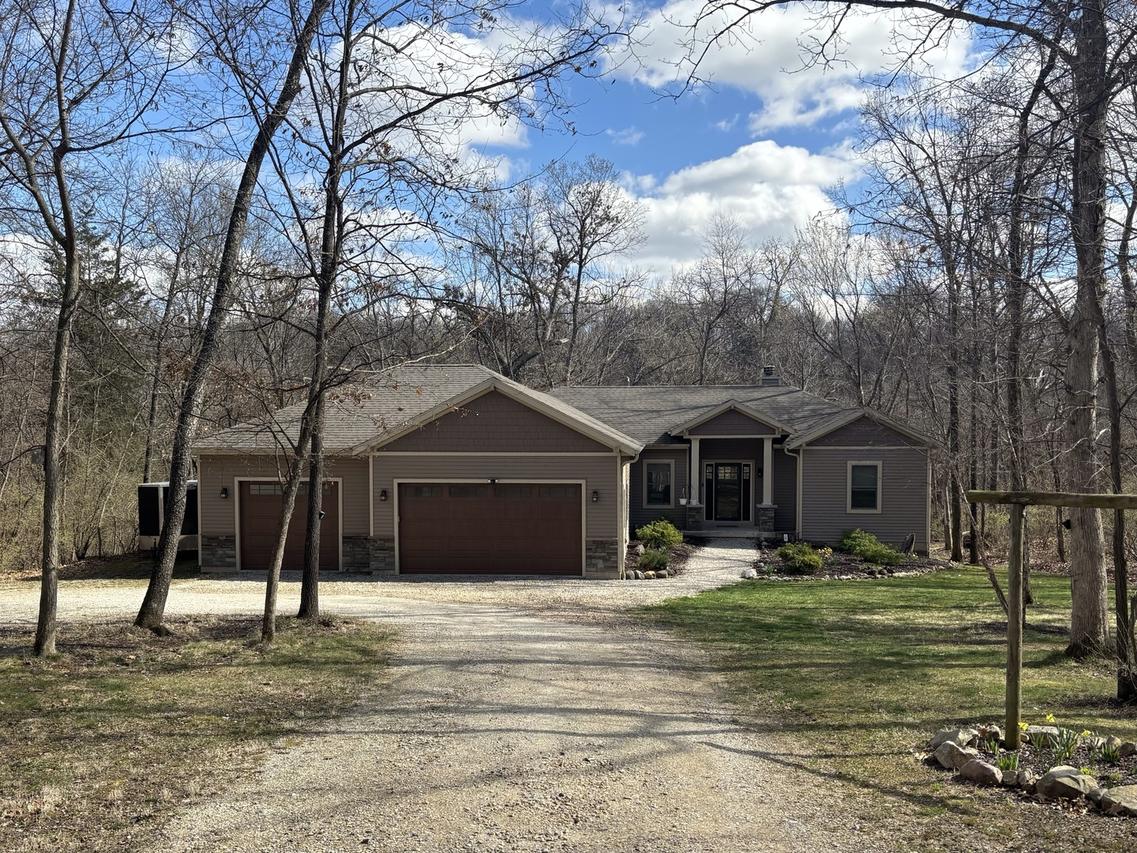 17 Senachwine Cir., Putnam, IL 61560