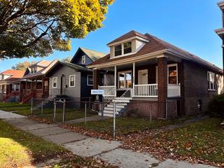 8015 S Ridgeland Ave., Chicago, IL 60617