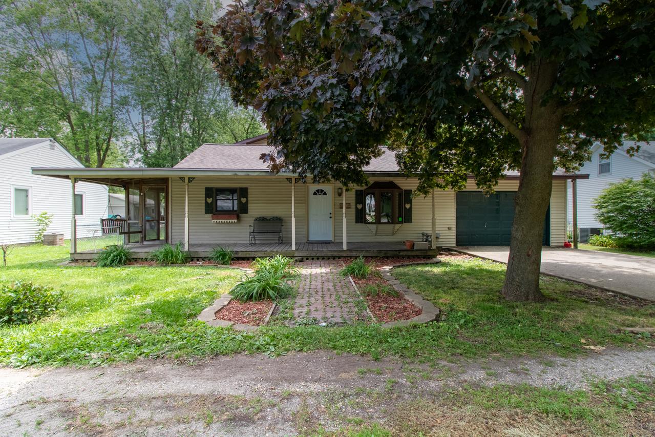 104 W Sullivan St., Heyworth, IL 61745