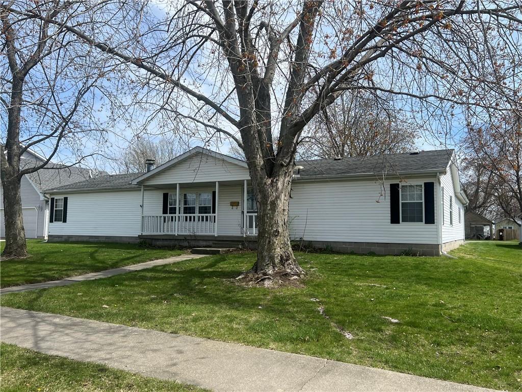 208 N Oak St., Assumption, IL 62510