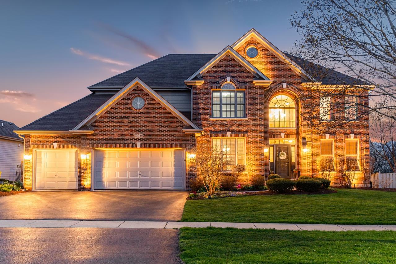 846 Farm Dr., West Chicago, IL 60185