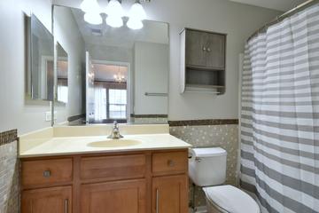 3029 Nicklaus Ln., Wadsworth, IL 60083