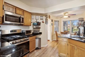 3210 N Carriageway Dr., Arlington Heights, IL 60004
