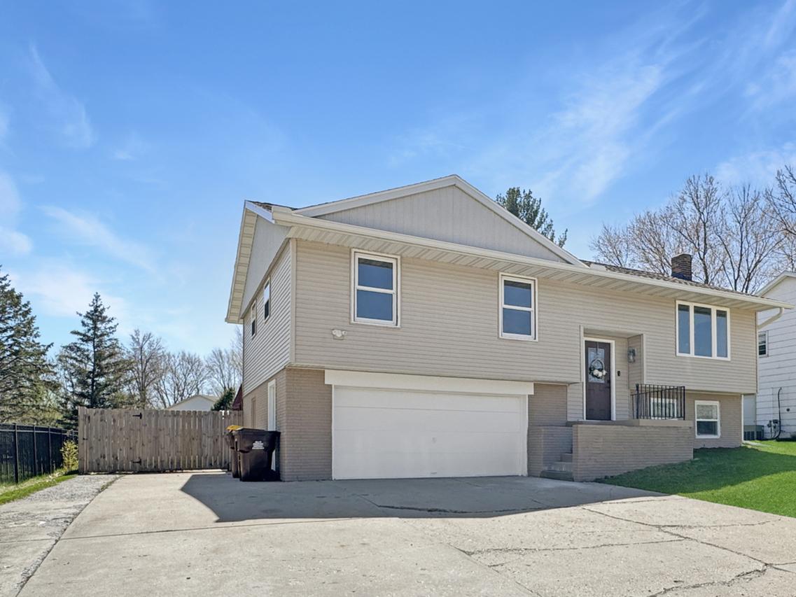 3289 Knox Dr., Freeport, IL 61032