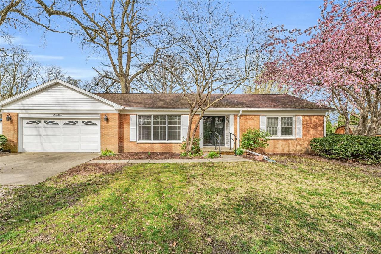 709 E Woodland Dr., St. Joseph, IL 61873