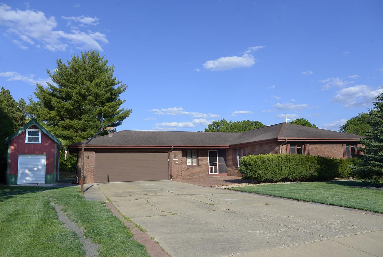 2494 Cedar Crest Dr., Ottawa, IL 61350