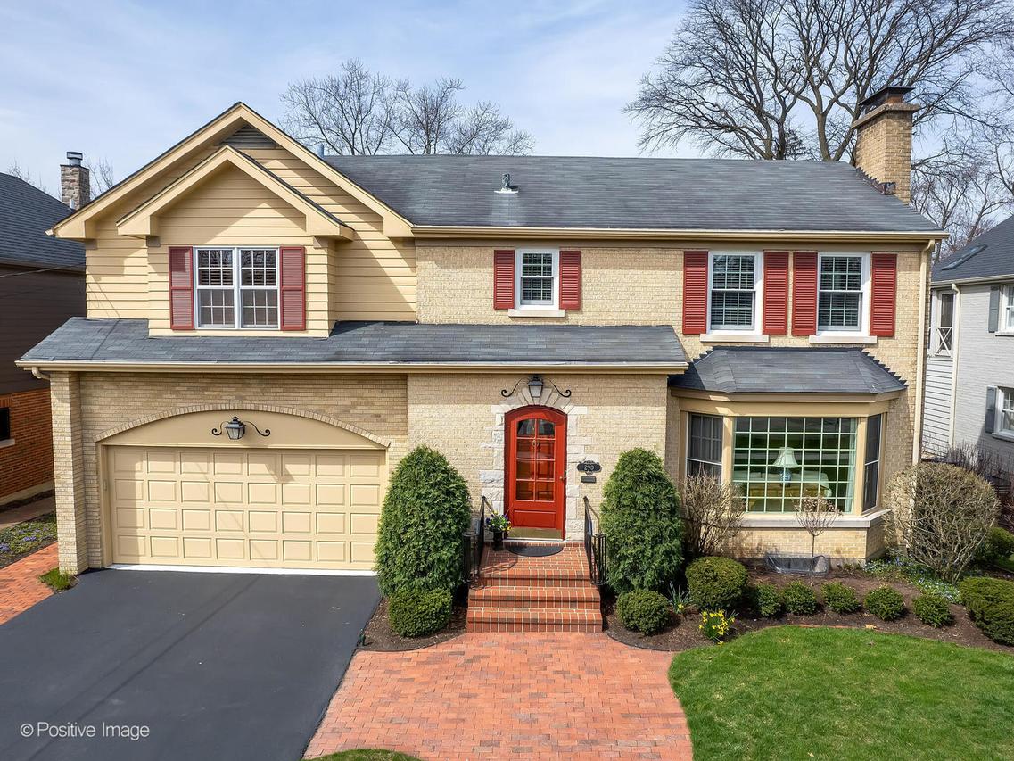 290 N Park Blvd., Glen Ellyn, IL 60137