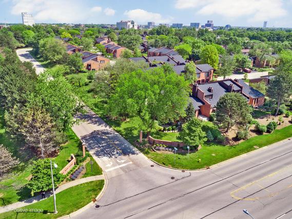 19W200 E Old Tavern Rd., Oak Brook, IL 60523