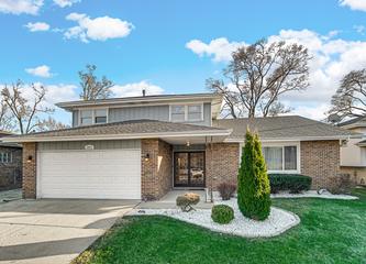 8025 Valley Dr., Palos Hills, IL 60465