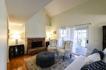 821 Kimberly Ln., Crystal Lake, IL 60014