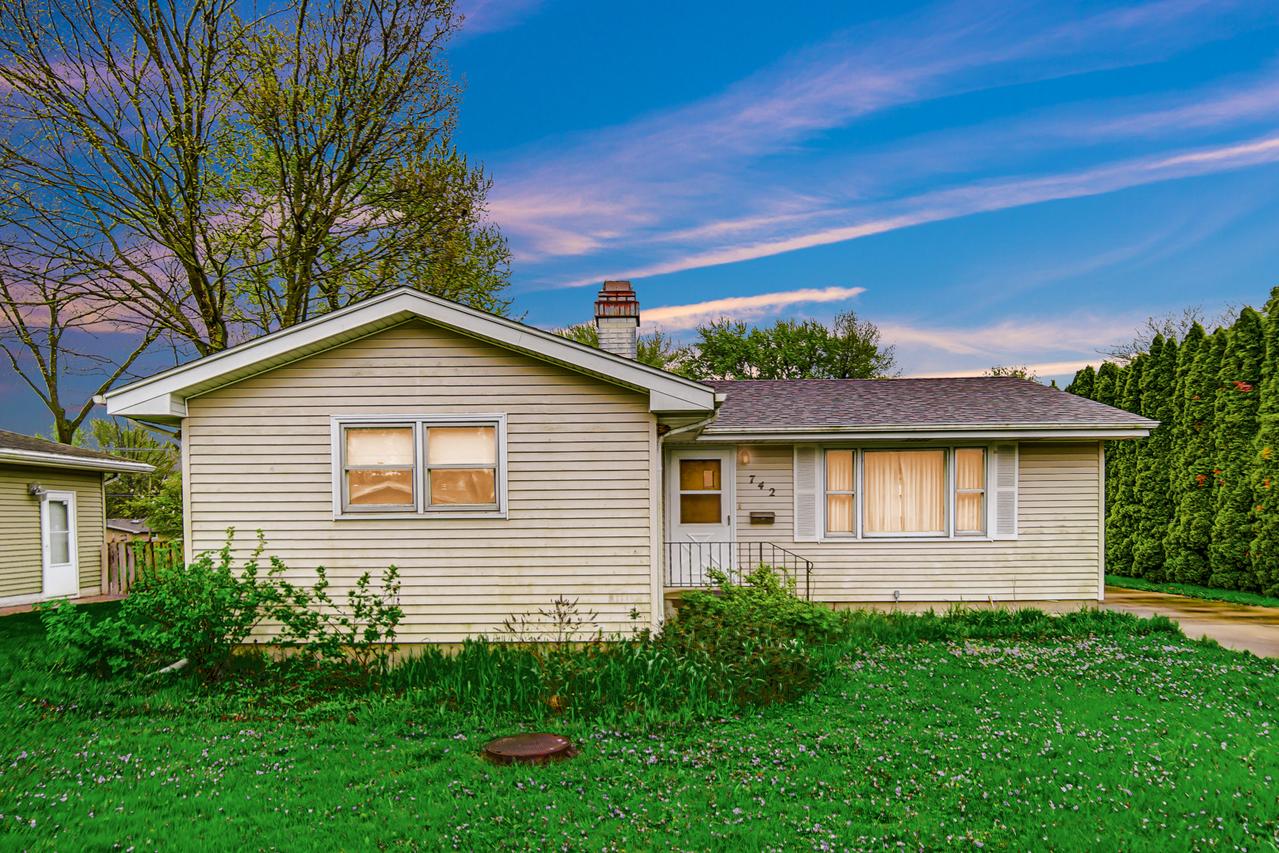 742 Stockton Heights Dr., Bourbonnais, IL 60914