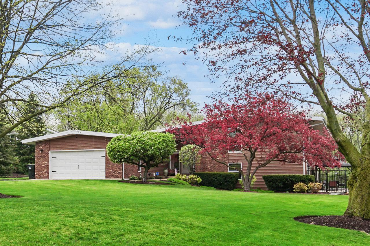 1402 Appaloosa Tr., Mchenry, IL 60051
