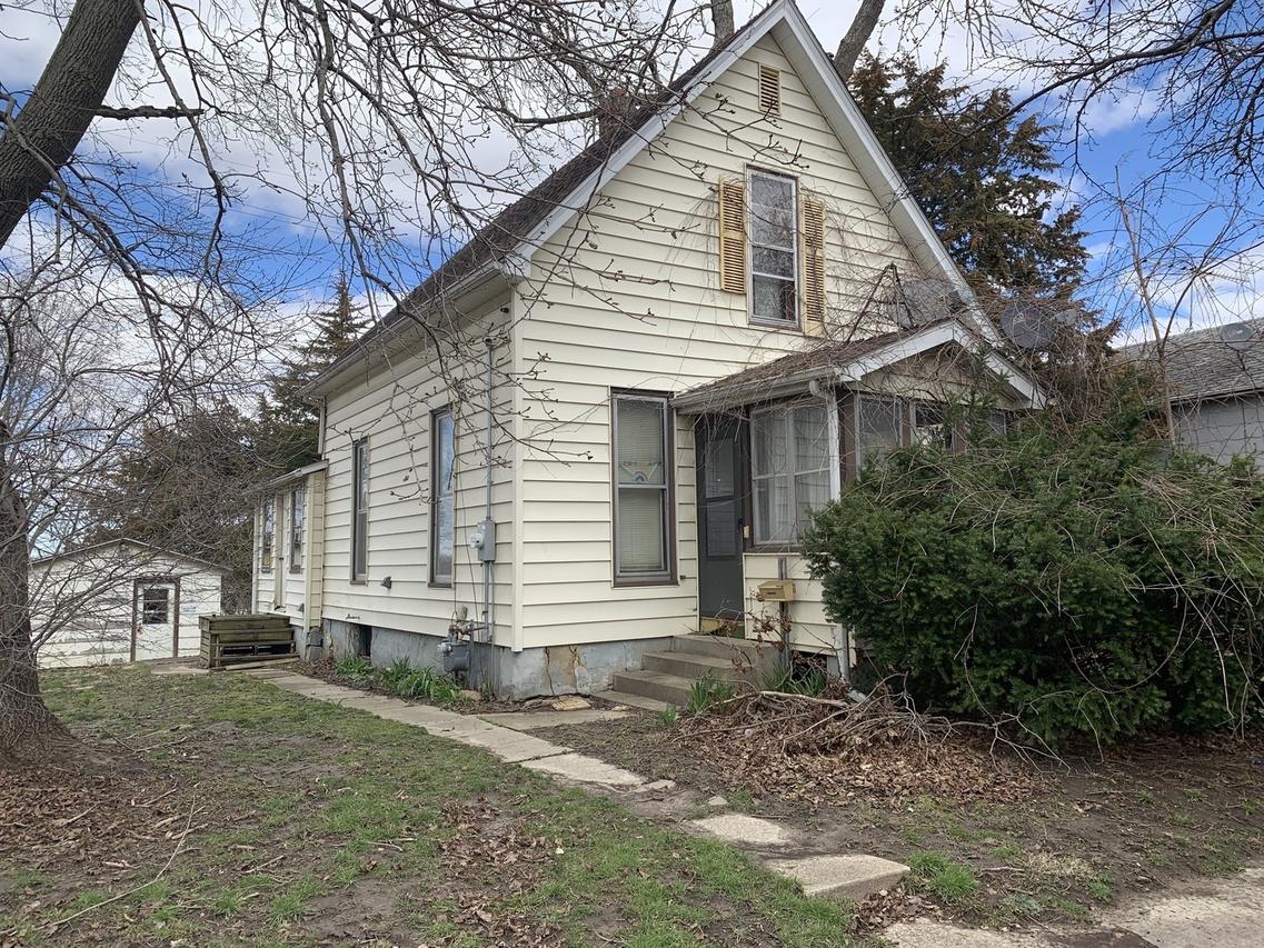626 W Ringold St., Freeport, IL 61032