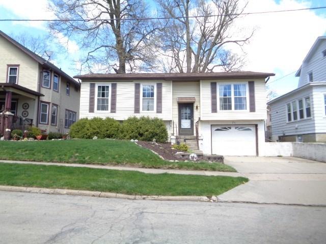 26 E Wayne St., Freeport, IL 61032