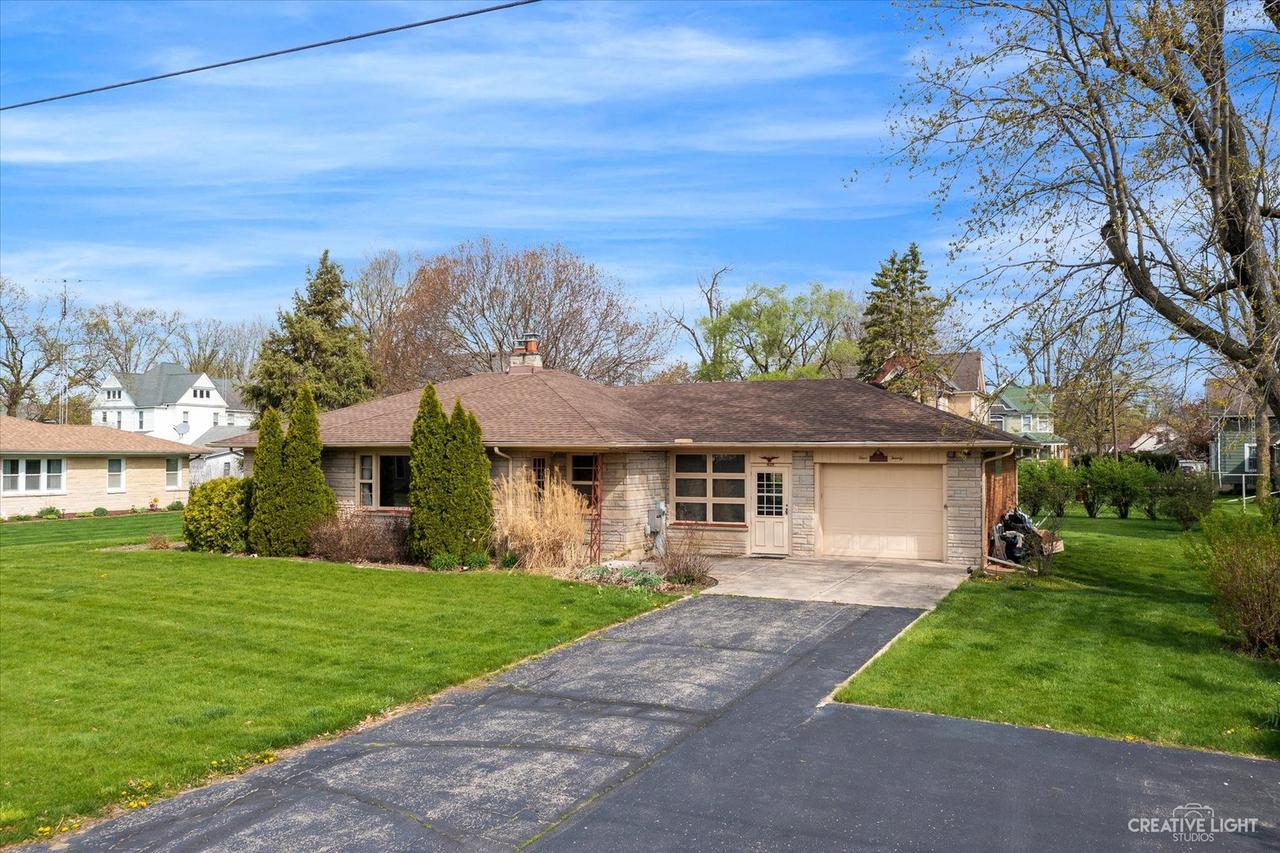 420 E Washington St., Somonauk, IL 60552