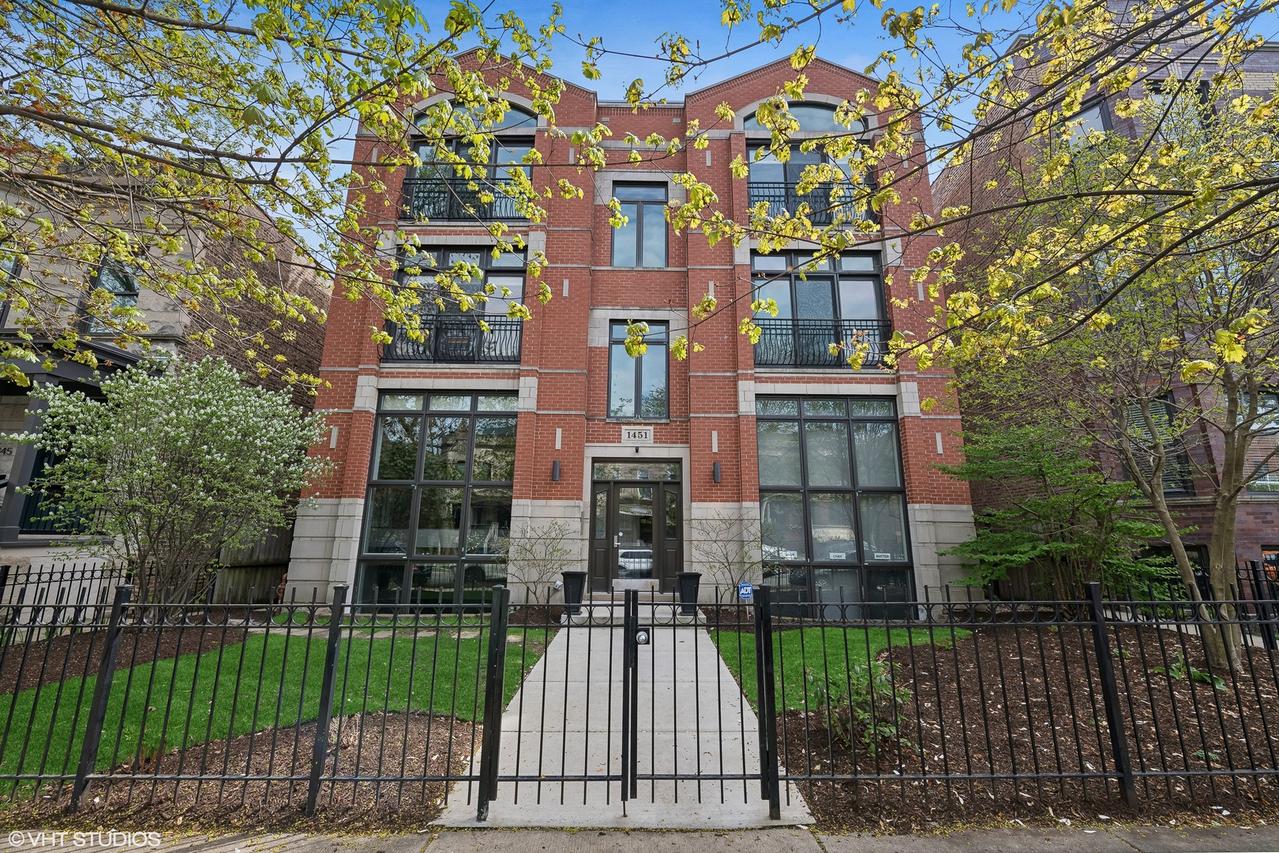 1451 W Farragut Ave. #1E, Chicago, IL 60640