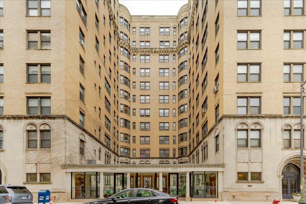 1755 E 55th St. #101, Chicago, IL 60615