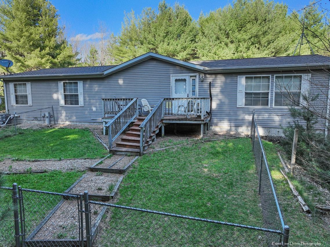 614 Morgan Rd., Amboy, IL 61310