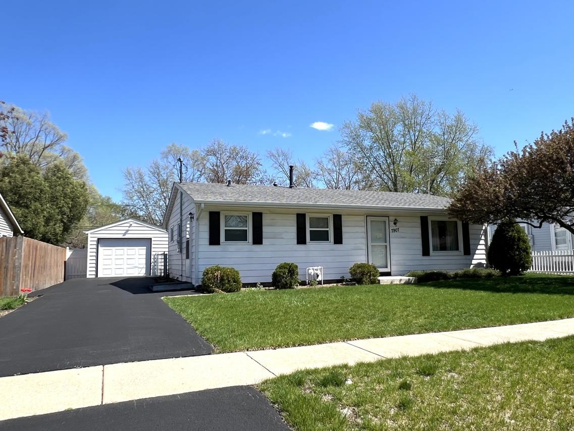 7907 Scott Ln., Machesney Park, IL 61115