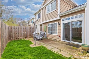160 Woodstone Dr., Buffalo Grove, IL 60089