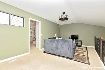 160 Woodstone Dr., Buffalo Grove, IL 60089