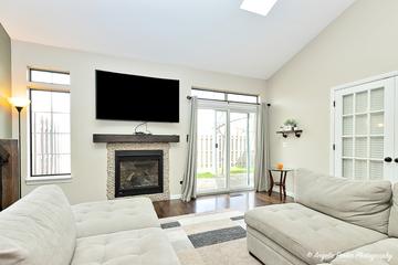 160 Woodstone Dr., Buffalo Grove, IL 60089