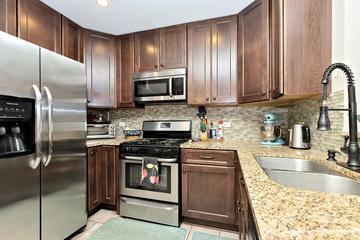 160 Woodstone Dr., Buffalo Grove, IL 60089