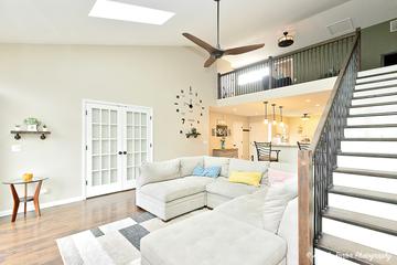 160 Woodstone Dr., Buffalo Grove, IL 60089