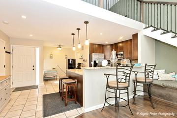 160 Woodstone Dr., Buffalo Grove, IL 60089