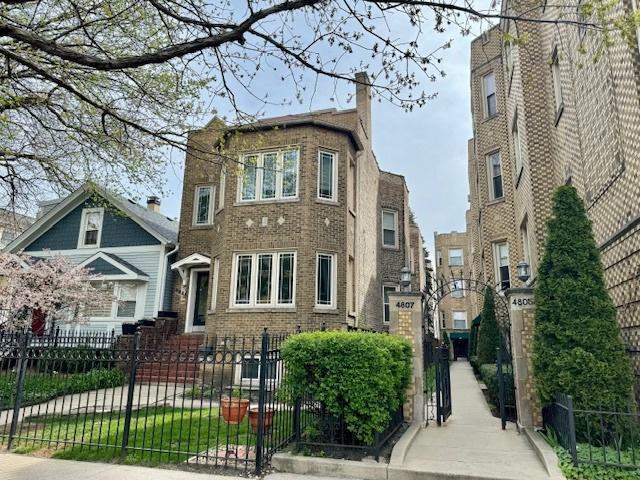 4809 N Hermitage Ave., Chicago, IL 60640