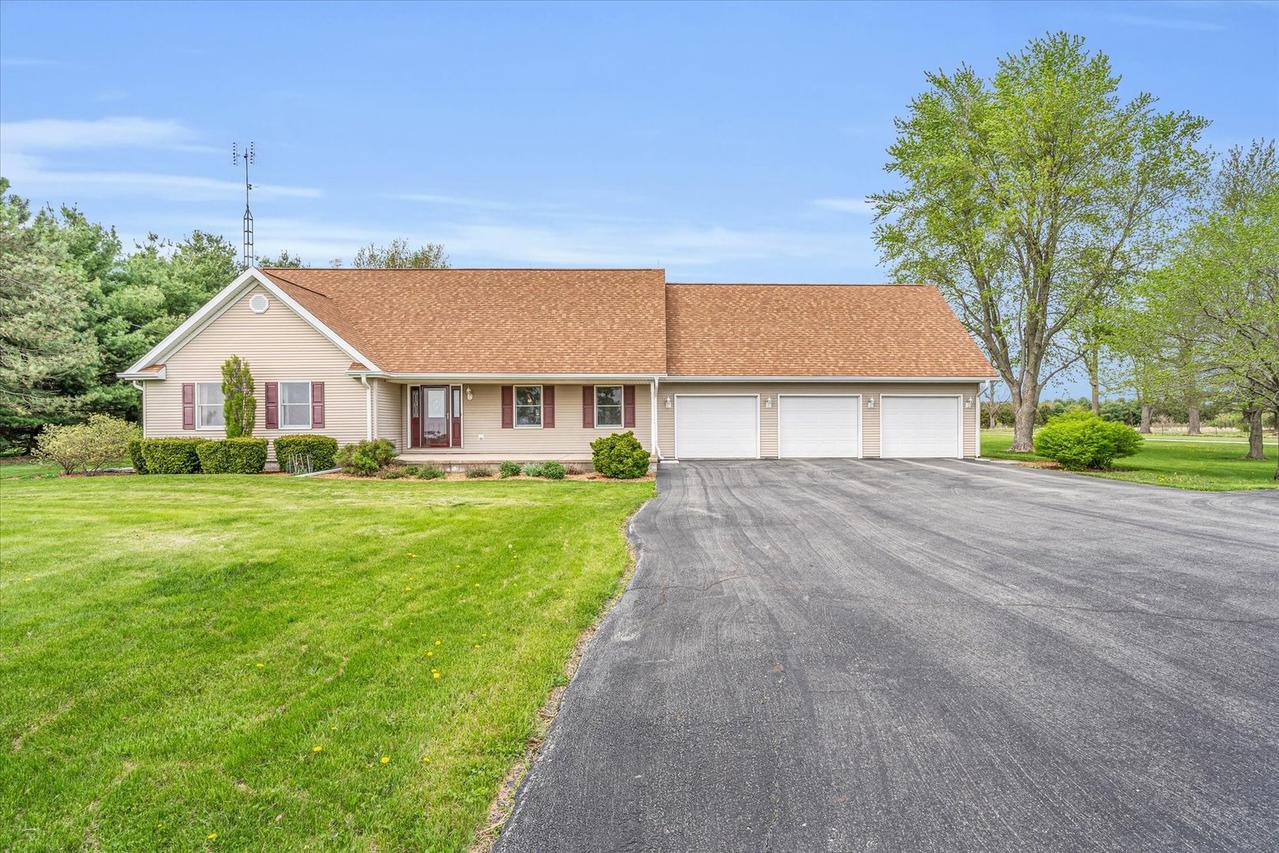 824 E Old Rt 150 Hwy., Farmer City, IL 61842