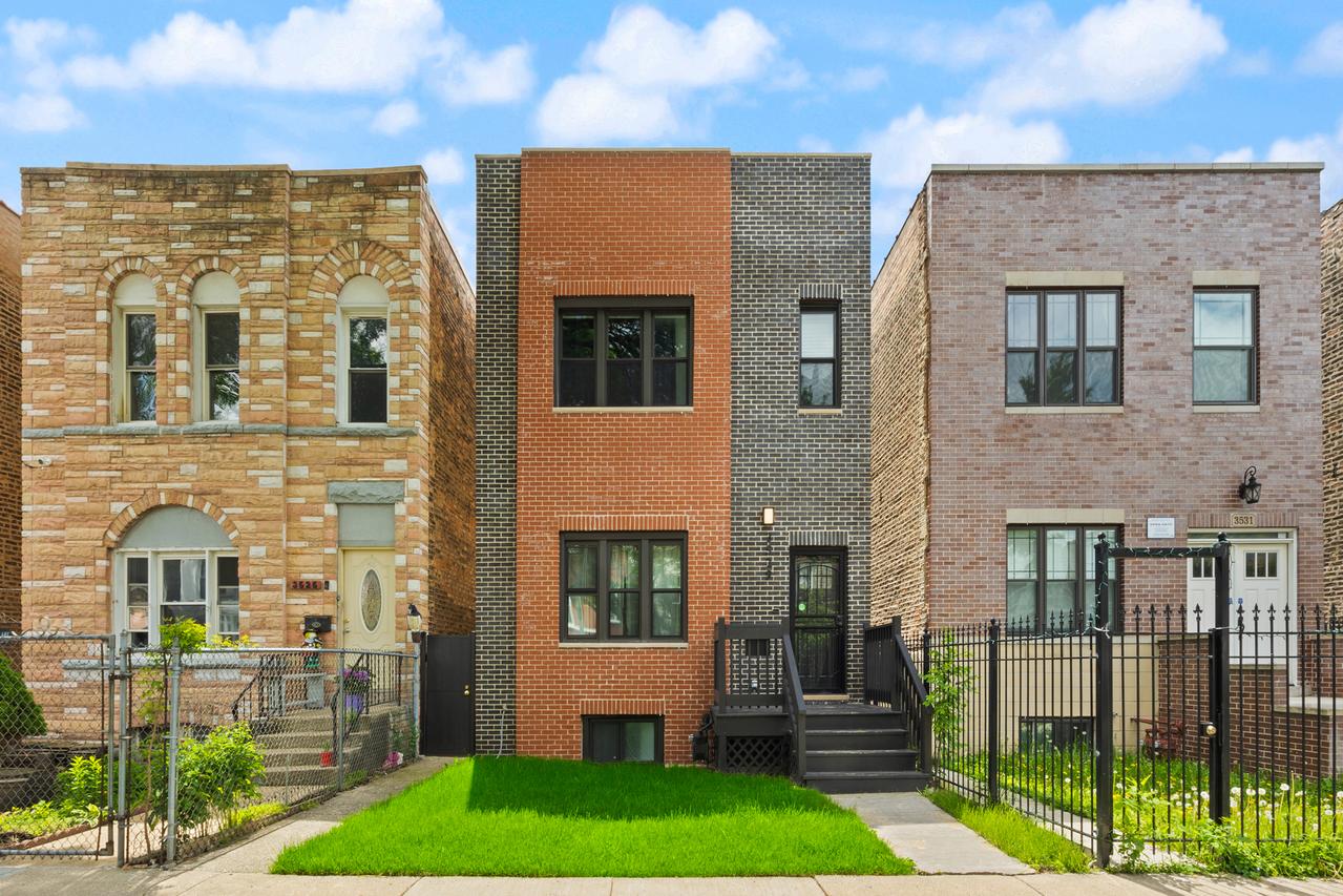 3529 W Le Moyne St., Chicago, IL 60651