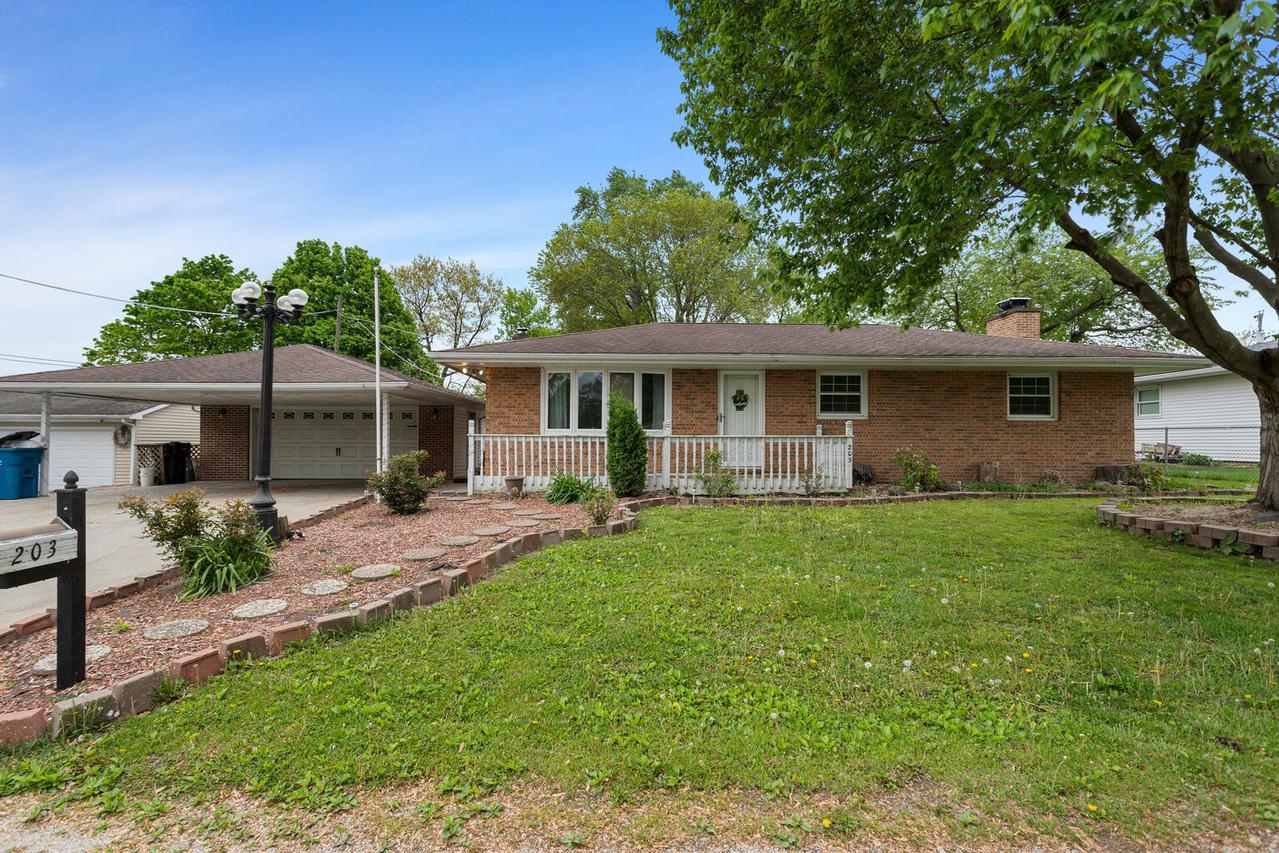 203 James St., St. Joseph, IL 61873
