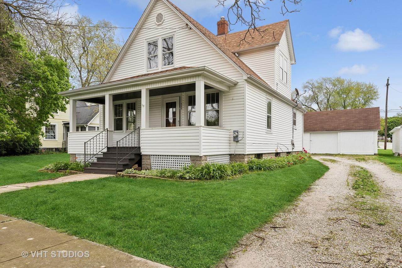 529 Catalpa St., Beecher, IL 60401