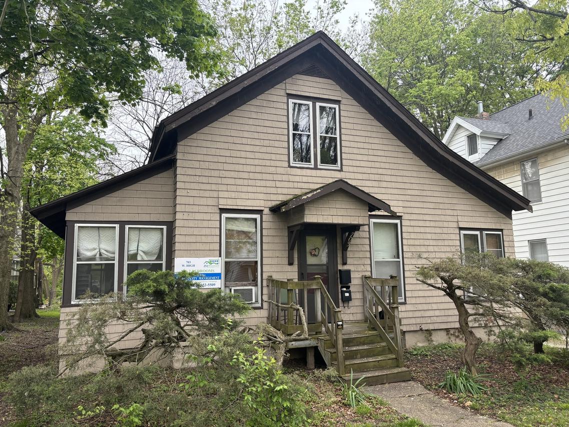 703 W High St., Urbana, IL 61801