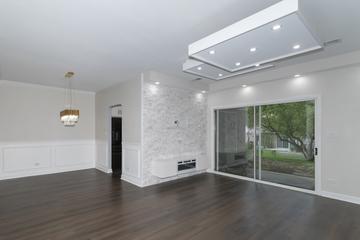 1735 Chesapeake Ln. #5, Schaumburg, IL 60193