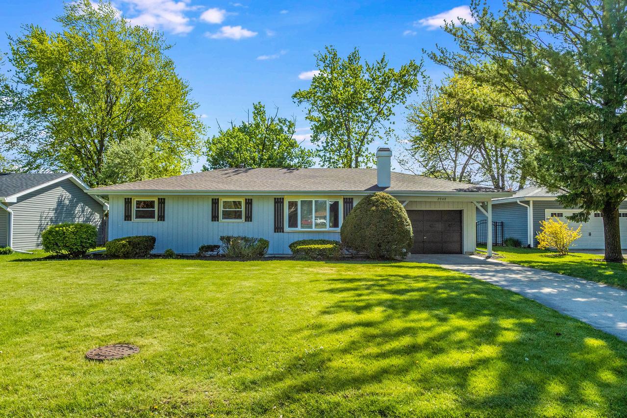 2040 Blueberry Ln., Aurora, IL 60506