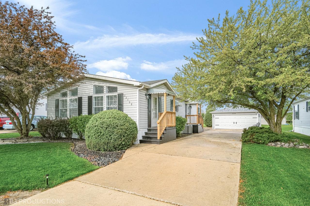22728 S Butler Ln., Frankfort, IL 60423