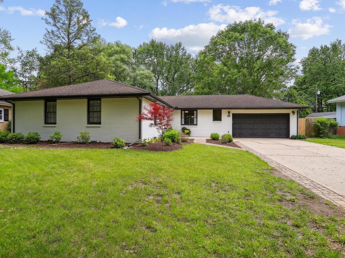 1107 Foothill Dr., Champaign, IL 61821