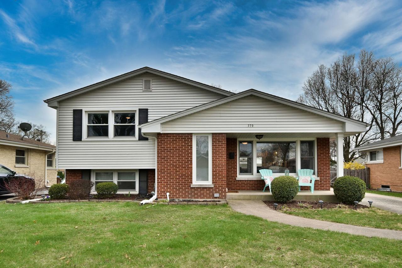 770 S Parkside Ave., Elmhurst, IL 60126