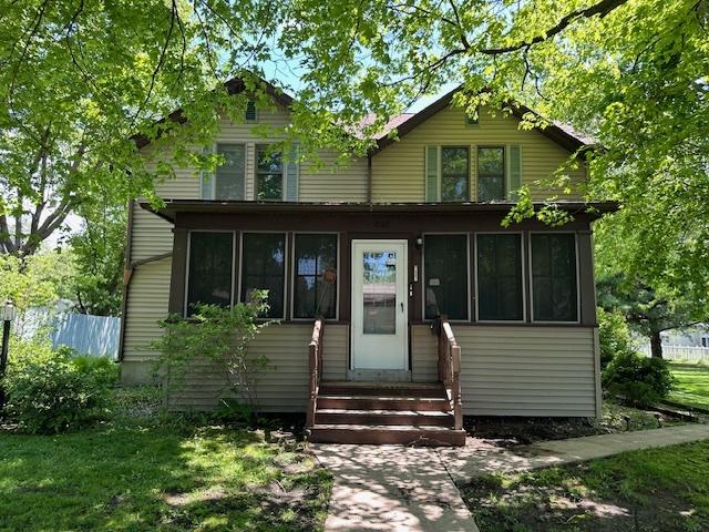 1007 3rd Ave., Mendota, IL 61342